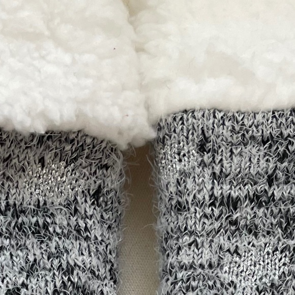 PRICE DROP! Super Plush and Stretchy Knee High Cat Socks! - Picture 8 of 12